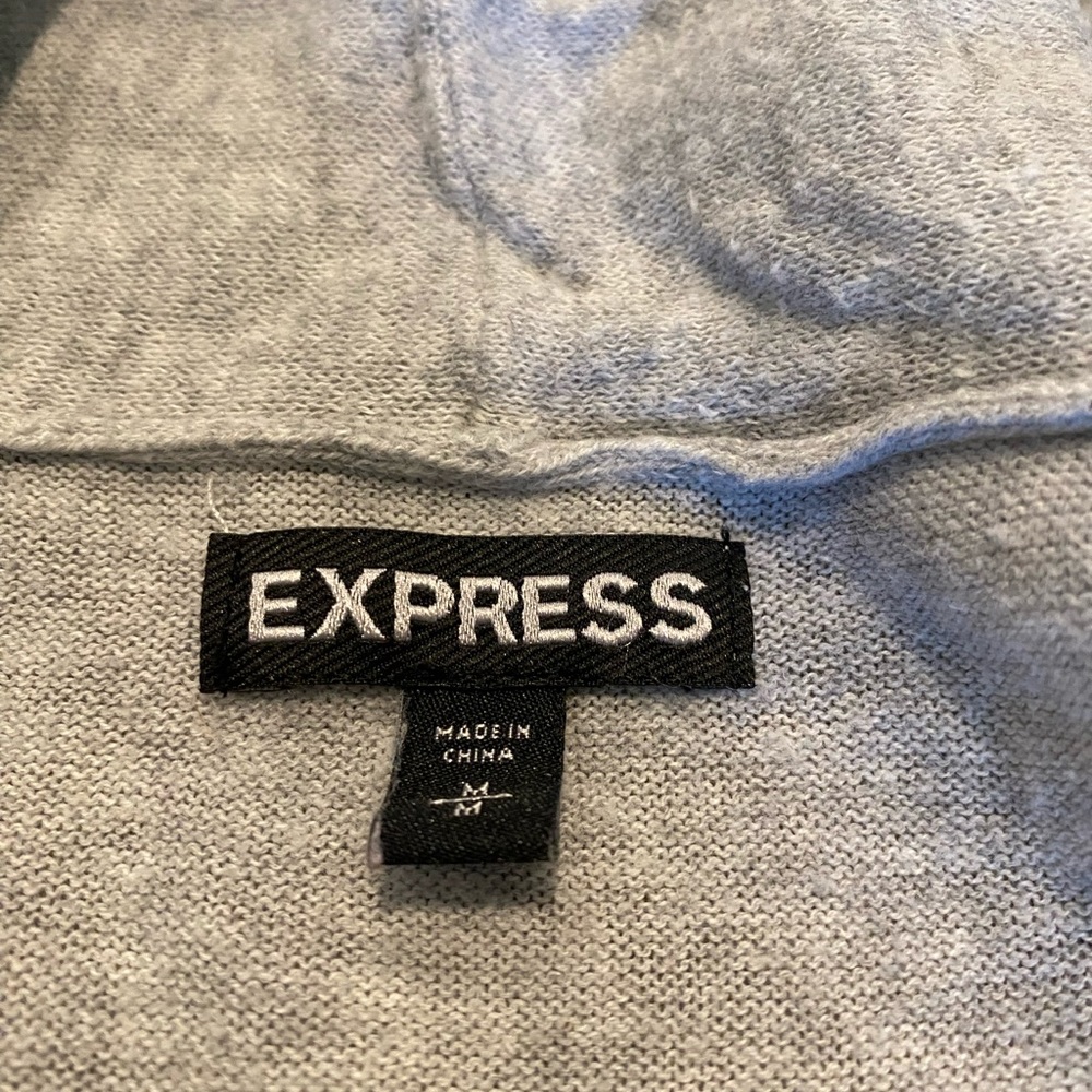 •Express Cardigan• - Picture 2 of 4